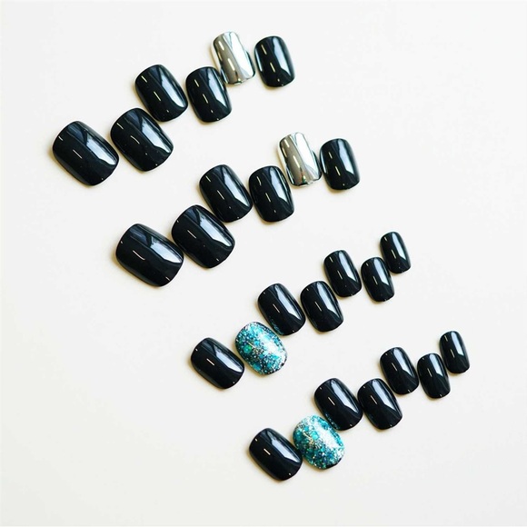 Beautiful Press-on Nails for women - Picture 3 of 4